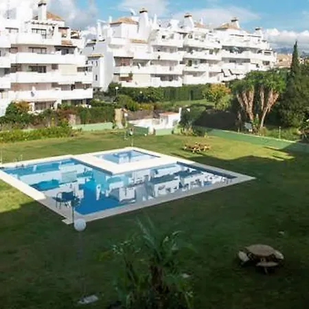 With 2 Bedrooms In Estepona, With Wonderful Sea View, Pool A Apartment